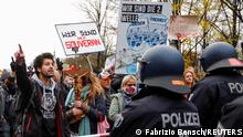 Coronavirus: How German protesters are trivializing Nazi-era persecution