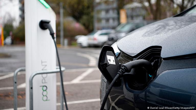 Carmakers race to develop solid-state batteries for EVs