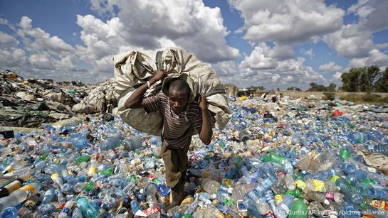 EU bans plastic waste exports to poor nations – DW – 12/22/2020