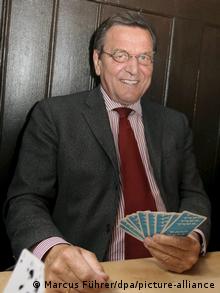 Altbundeskanzler Gerhard Schröder spielt Skat