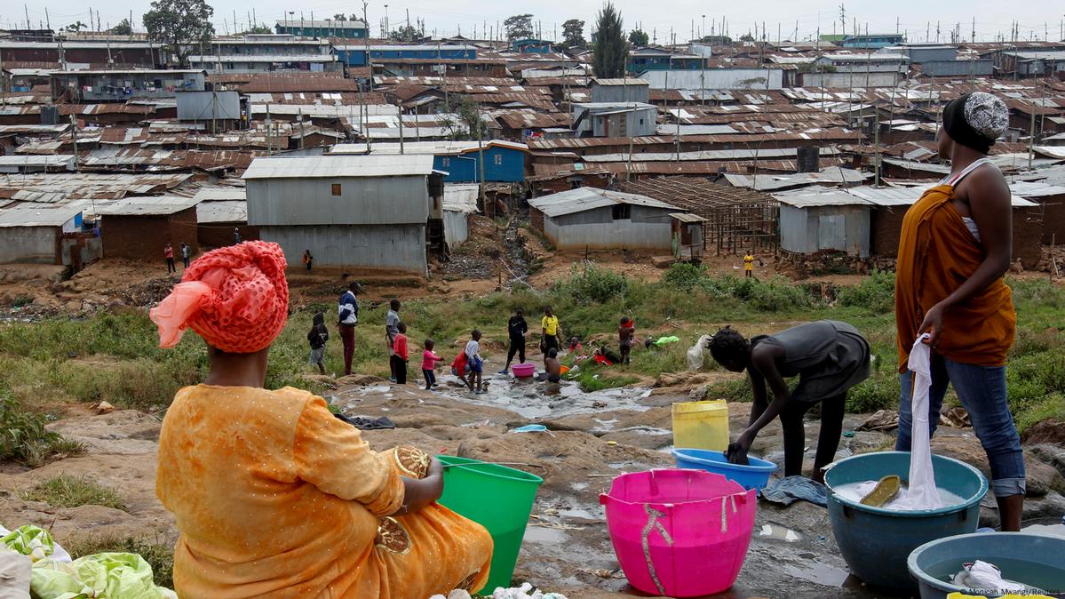 Sextortion rife in Kenya's Kibera slum – DW – 02/06/2023