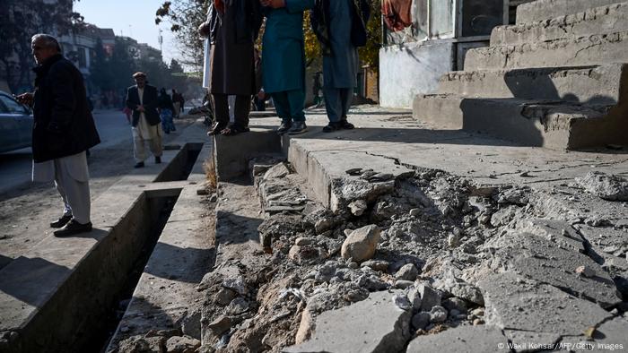 Afghanistan: Several dead as barrage of rockets hits Kabul | News | DW |  21.11.2020