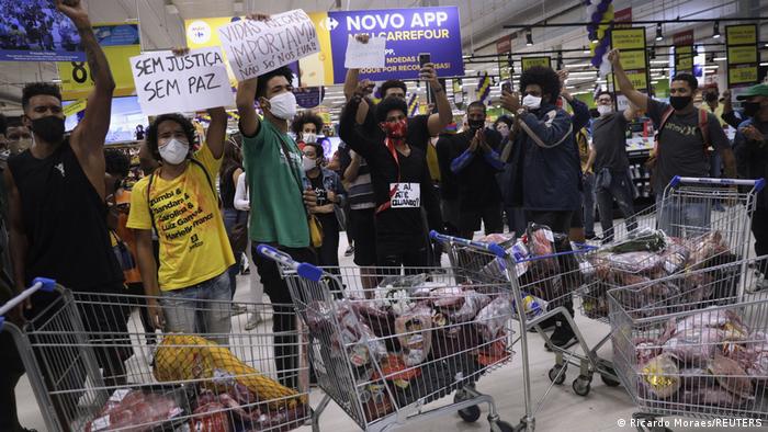 Brasilien Rio de Janeiro | Protest nach Tod durch Sicherheitspersonal im Supermarkt