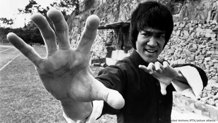 70年代 李小龙的电影引起轰动