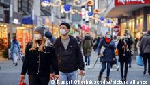 德国即将告别佩戴口罩义务令。一项调查显示，59%的受访者认为口罩和检测义务令对老年人和免疫力低下的风险人群有效地起到了保护作用。