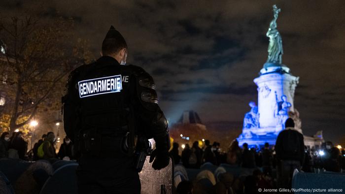 Frankreich Hat Ein Problem Mit Polizeigewalt Aktuell Europa Dw 26 11 2020