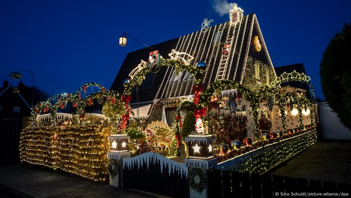 BdT mit Deutschlandbezug | ein weihnachtliche dekoriertes Haus
