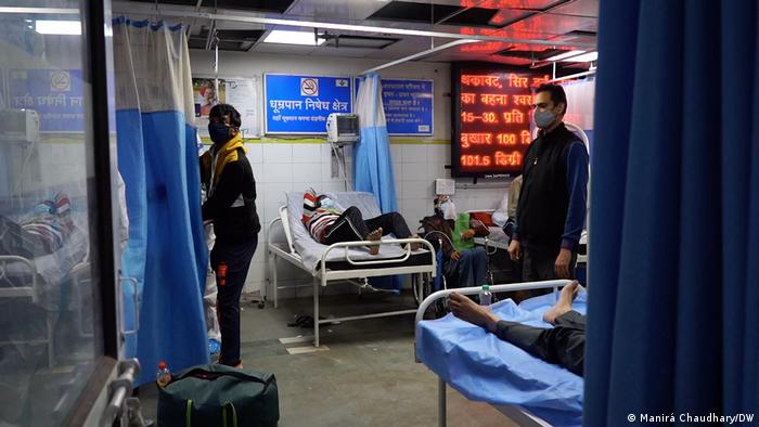 Indien Delhi | überbelegtes Krankenhauszimmer 