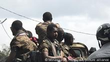 ADDIS ABABA, ETHIOPIA - NOVEMBER 26: Units of Ethiopian army patrol the streets of capital Addis Ababa on November 26, 2020 after the last bastion of the Tigray People's Liberation Front (TPLF), the city of Mekele and its surroundings, came under attack by the Ethiopian army. Fears of a surge in refugee numbers are mounting as the operations continued after a 72-hour government ultimatum expired for the TPLF leadership to surrender. Minasse Wondimu Hailu / Anadolu Agency | Keine Weitergabe an Wiederverkäufer. 