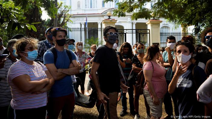 Kuba | Coronavirus | Proteste vor Kulturministerium in Havanna