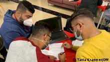 15.11.2020, Ramallah, Westjordanland, Aufgrund der Corona-Pandemie musste der Beginn des ersten Coding Bootcamps der Axsos-Akademie in Ramallah immer wieder verschoben werden: Teilnehmer in einer Team-Arbeit Session. 