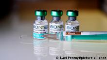 BIONTECH Impfstoff STOCK FOTO COVID 19 SARS-CoV-2 VACCINE Impfung- Impfstoff Stock Bilder vom 22.11.2020 Meerbusch 