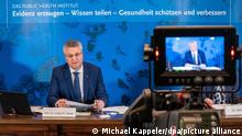 Lothar Wieler, Präsident des Robert Koch-Instituts (RKI), spricht bei einem Pressebriefing zur aktuellen Covid-19-Lage in Deutschland.