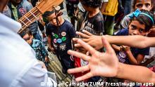 November 5, 2017 - Caracas, Venezuela - Hunger in Venezuela has worsened, non-governmental organizations and the Catholic Church have held food aid days to help people and children living on the streets or in extreme poverty in Caracas, Venezuela on 30 November 2017. Caracas Venezuela PUBLICATIONxINxGERxSUIxAUTxONLY - ZUMAn230 20171105_zaa_n230_960 Copyright: xRomanxCamachox 