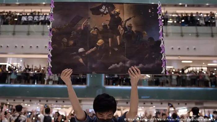 《願榮光歸香港》是香港反修例運動的標誌性歌曲（示意圖）。