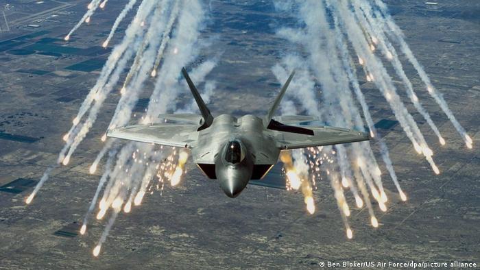 Foto simbólica de un avión tipo F-22A