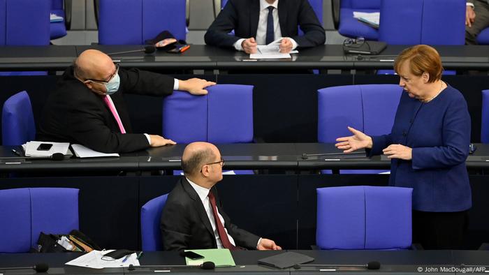 Sesión en el Parlamento alemán sobre el presupuesto. (8.12.2020).