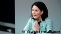 Annalena Baerbock, Bundesvorsitzende von Bündnis 90/Die Grünen, spricht während der Generaldebatte zum Bundeshaushalt im Bundestag.