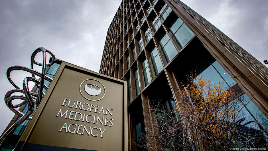 Hackers ′manipulated′ stolen COVID vaccine papers, says EU agency | News | DW | 16.01.2021