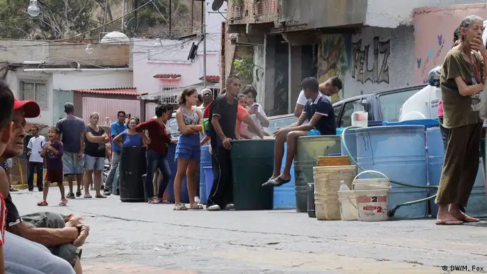 Venezuela Auswirkungen der Sanktionen | Ausgabestelle für Trinkwasser 