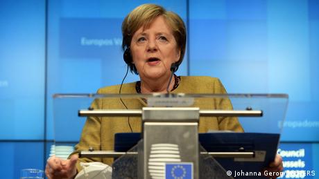 La canciller alemana, Angela Merkel, en la cumbre de la UE en Bruselas.