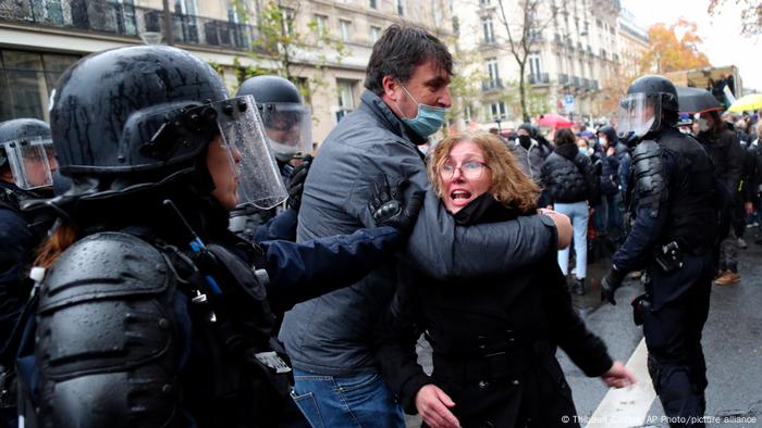 Foto de manifestante en Francia