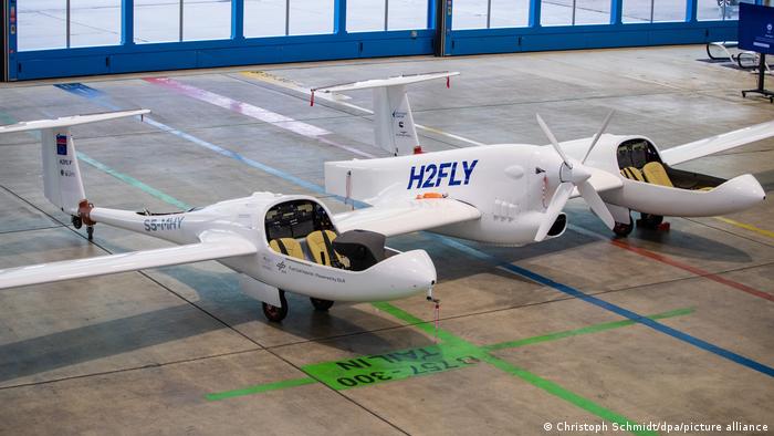 Deutschland Stuttgart | Wasserstoff-Brennstoffzellen-Flugzeug HY4