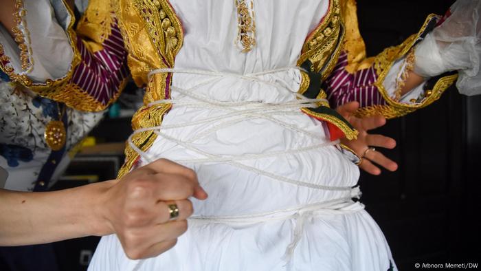 Традиционни албански носии на селата около Тетово