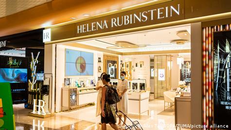 Helena Rubinstein – Empress of the Beauty Business, Article