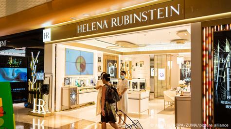 Helena Rubinstein – Empress of the Beauty Business, Article