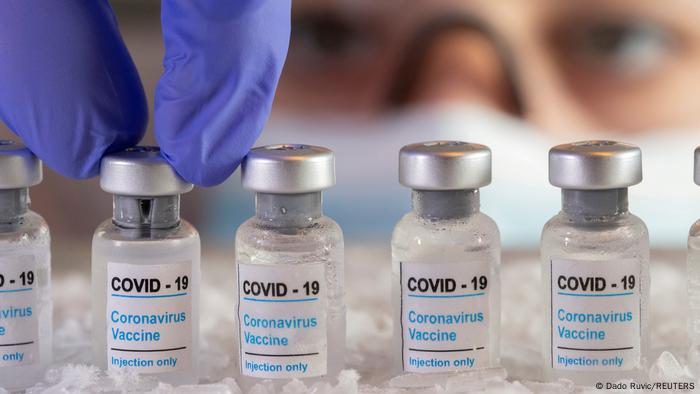 Coronavirus Eu Regulator Set To Approve Vaccine By Christmas Coronavirus And Covid 19 Latest News About Covid 19 Dw 15 12 2020