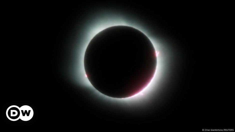 Photo of Éclipse solaire totale palpitante dans l’Antarctique et ses environs |  nouvelles |  DW