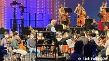 Dirigent Daniel Barenboim probt mit dem West-Eastern Divan Orchestra in der Bonner Oper, 16.12.2020
(c) Rick Fulker/DW