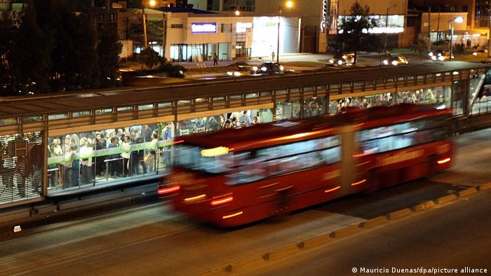 Kolumbien Bogota Bus Busverkehr Personennahverkehr 