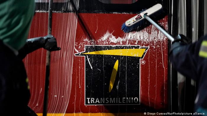Kolumbien Bogota Bus Busverkehr Personennahverkehr 