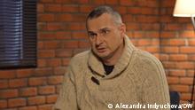 Der ukrainische Regisseur Oleg Sentzov während des Interviews mit DW Korrespondentin Alexandra Indyuchova, Dezember 2020