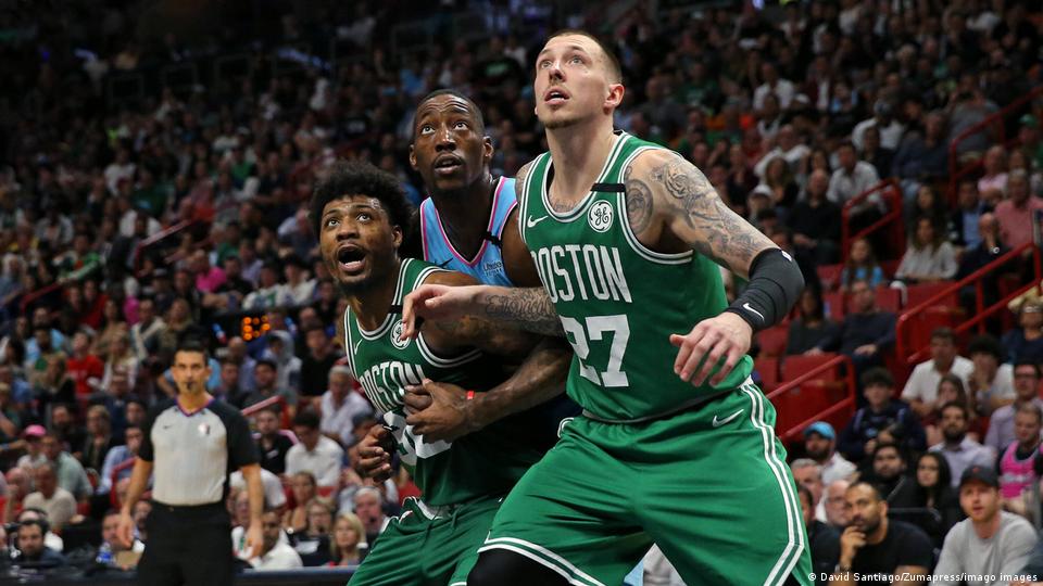 Daniel Theis GAME WORN official NBA Boston Celtics Shorts Size 44 - 2+  Length.
