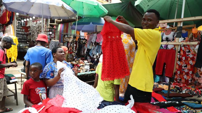Tansania Dar Es Salaam | Kariakoo Markt | Händler 