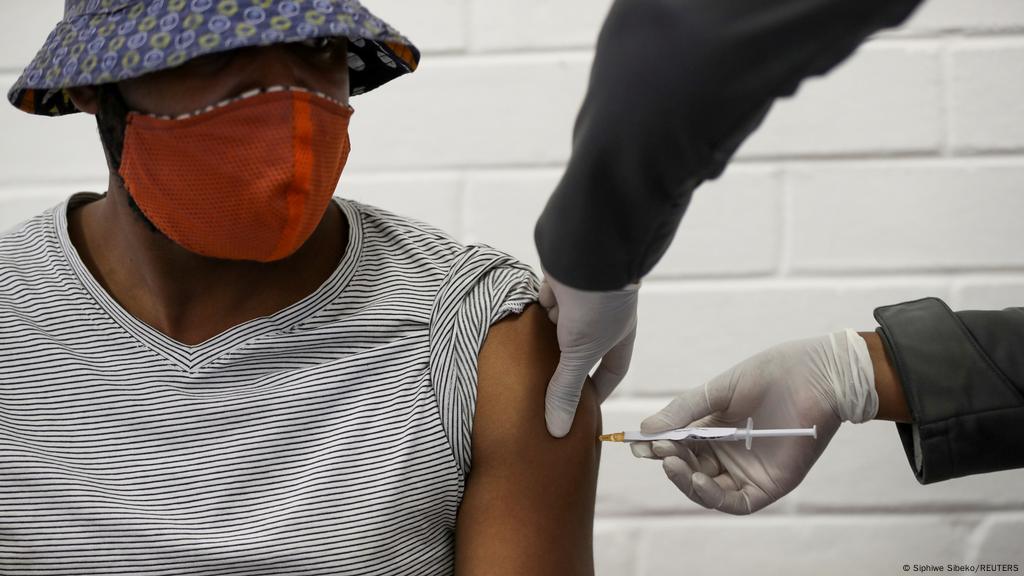 Coronavirus Hoy Sudafrica Suspende Vacunacion Con Inyeccion De Astrazeneca El Mundo Dw 07 02 2021