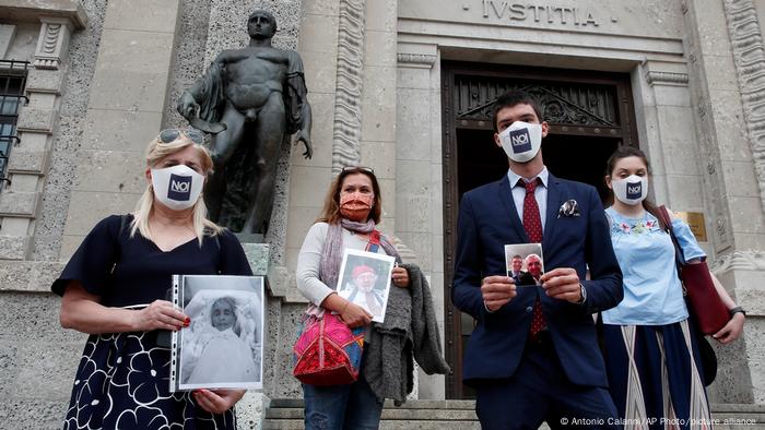 Italy Families Of Coronavirus Victims Sue Government For 100 Million In Damages News Dw 23 12 2020