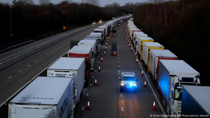 Großbritannien Ashford, Kent | Coronavirus | LKW, Verkehr