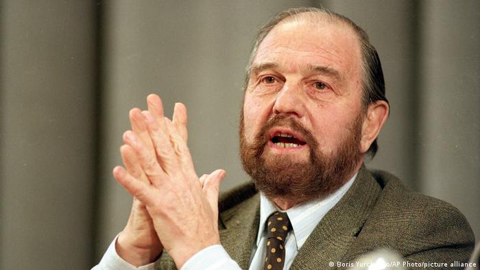 George Blake at a news conference in Moscow in 1992