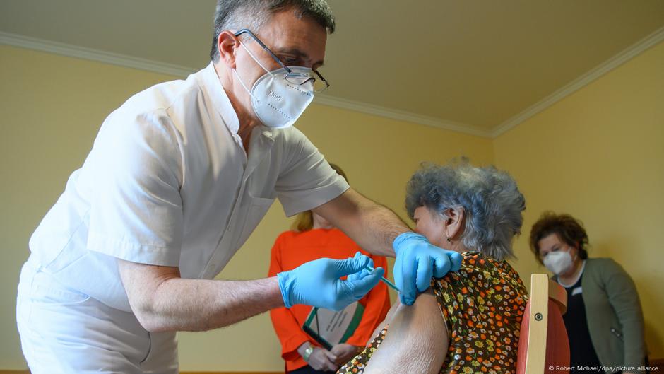 Vakcinacija protiv korone u staračkom domu u okrugu Cvikau u Saksoniji