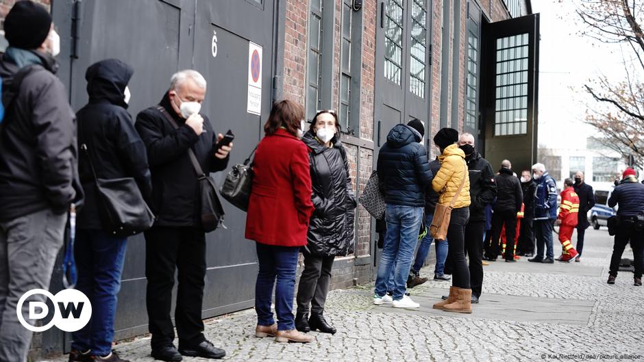 Deutschland bekennt sich zu den Freiheiten für geimpfte Menschen  Nachrichten |  DW