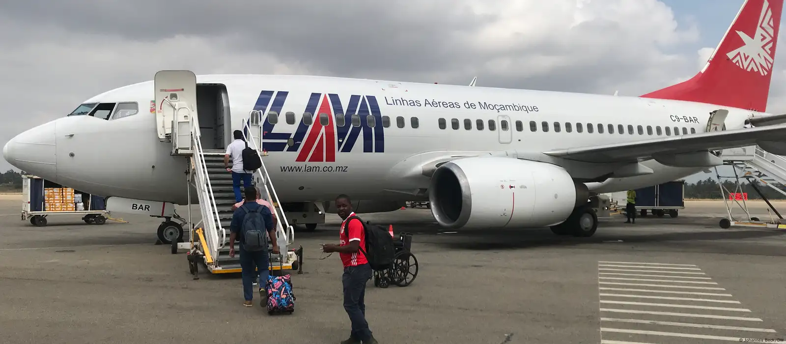 LAM: Arrancou Hoje o 'Voo Inaugural' da Nova Equipa de Gestão da Companhia  Aérea Moçambicana • Diário Económico