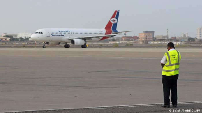 طائرة الخطوط الجوية اليمنية في مطار عدن (26/9/2019