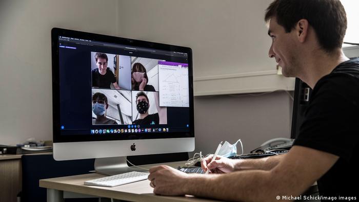 Covid German Schools Under Equipped And Unprotected Germany News And In Depth Reporting From Berlin And Beyond Dw 30 12 2020