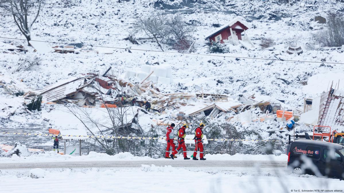 Norway landslide team finds third body, but still hopeful – DW – 01/02/2021