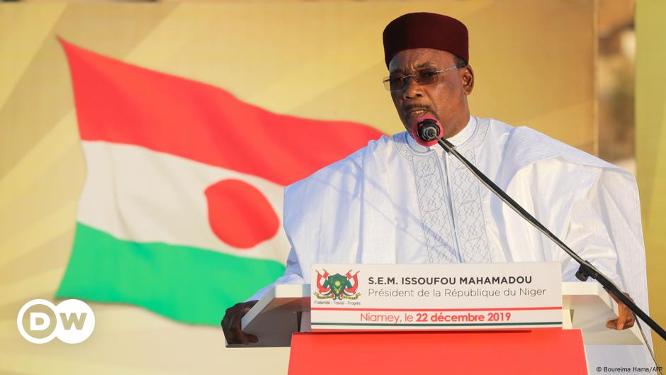 Un an après, Mahamadou Issoufou condamne le putsch au Niger