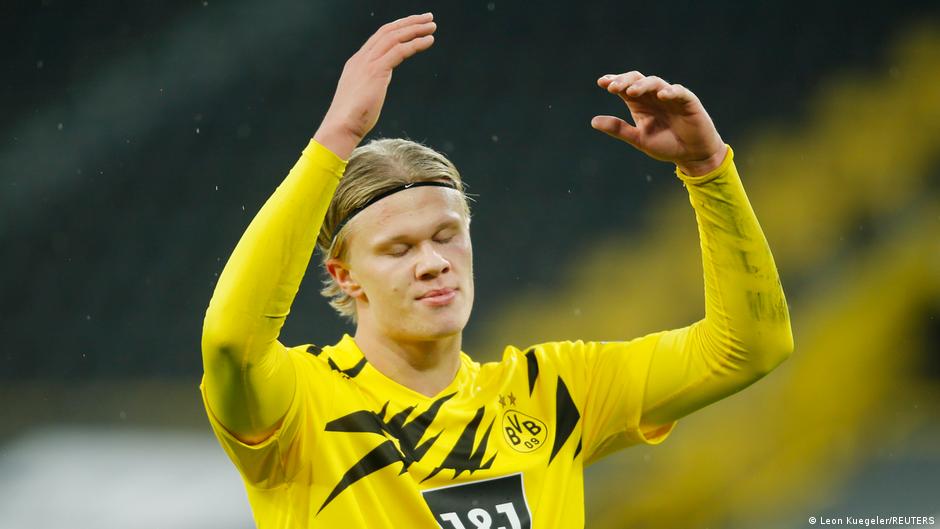 Bundesliga Bulletin: Jadon Sancho inspires Borussia Dortmund, Bayern battle back | Sports| German football and major international sports news | DW - Vimarsana News